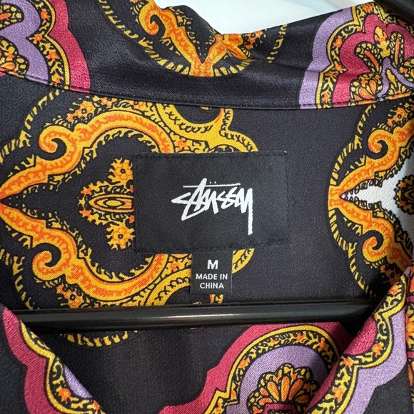 STUSSY Short Sleeve Button Up Shirt Men's Medium Black Paisley Print - Picture 3 of 9